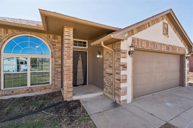 11520 SW 10th Street, Yukon, OK 73099