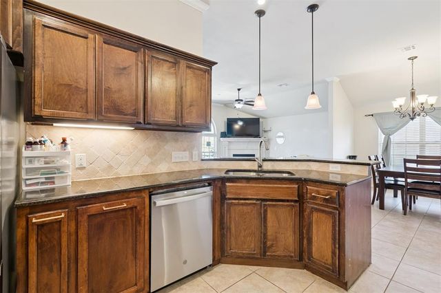 11520 SW 10th Street, Yukon, OK 73099