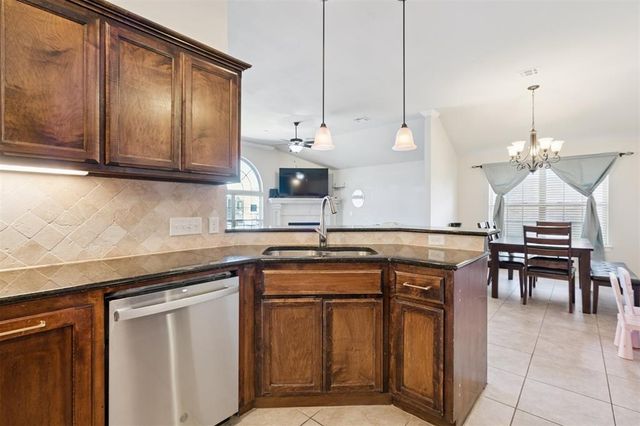 11520 SW 10th Street, Yukon, OK 73099