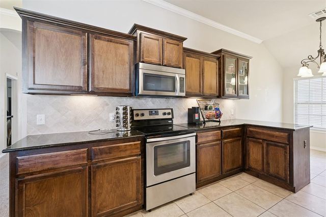 11520 SW 10th Street, Yukon, OK 73099