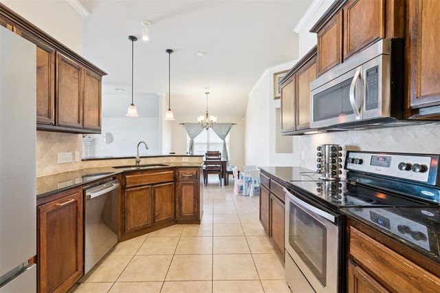 11520 SW 10th Street, Yukon, OK 73099