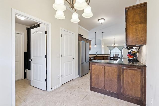 11520 SW 10th Street, Yukon, OK 73099