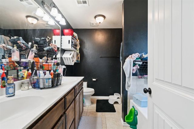 11520 SW 10th Street, Yukon, OK 73099