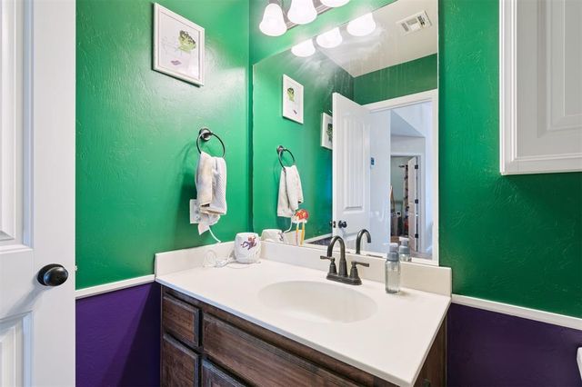 11520 SW 10th Street, Yukon, OK 73099
