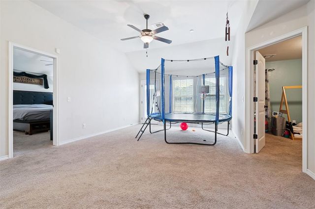 11520 SW 10th Street, Yukon, OK 73099