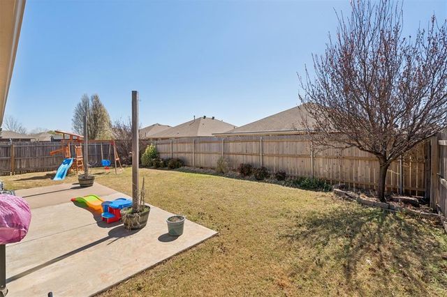 11520 SW 10th Street, Yukon, OK 73099