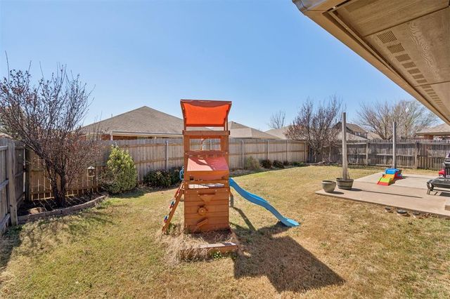 11520 SW 10th Street, Yukon, OK 73099