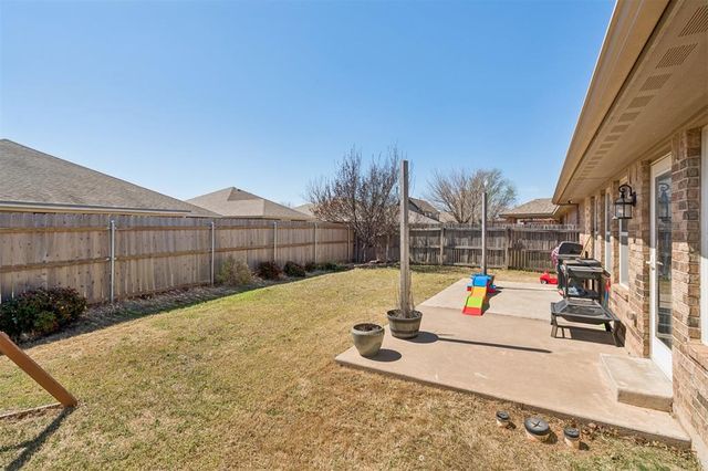 11520 SW 10th Street, Yukon, OK 73099