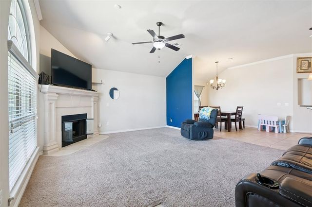 11520 SW 10th Street, Yukon, OK 73099