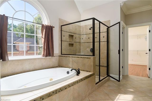 426 Chesham Drive, Kernersville, NC 27284