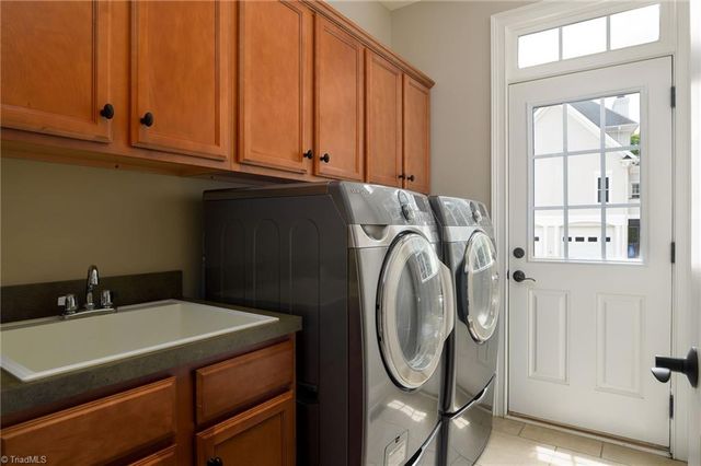 426 Chesham Drive, Kernersville, NC 27284