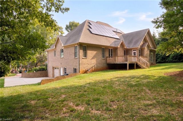 426 Chesham Drive, Kernersville, NC 27284