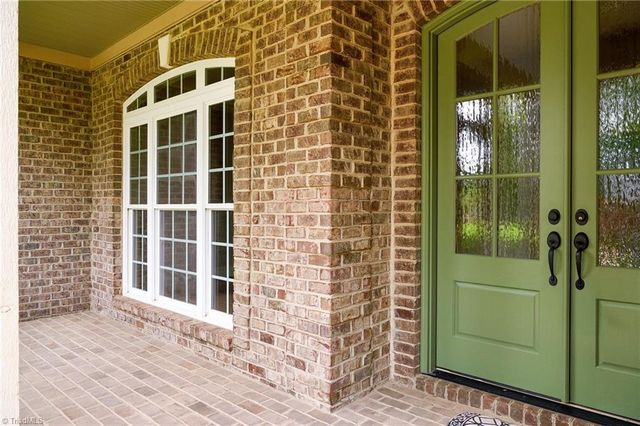 426 Chesham Drive, Kernersville, NC 27284