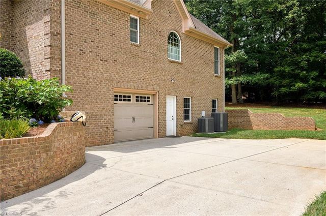426 Chesham Drive, Kernersville, NC 27284