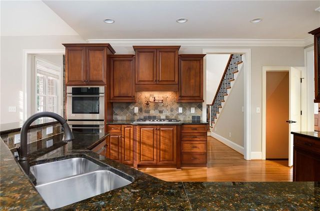 426 Chesham Drive, Kernersville, NC 27284