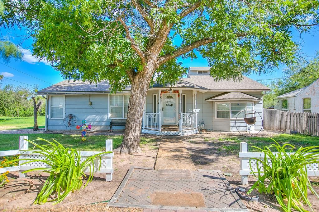 Image 1 of property listing at 207 E 28th St, San Angelo, TX 76903