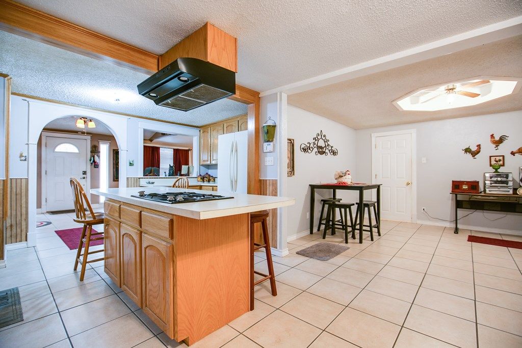 Image 11 of property listing at 207 E 28th St, San Angelo, TX 76903