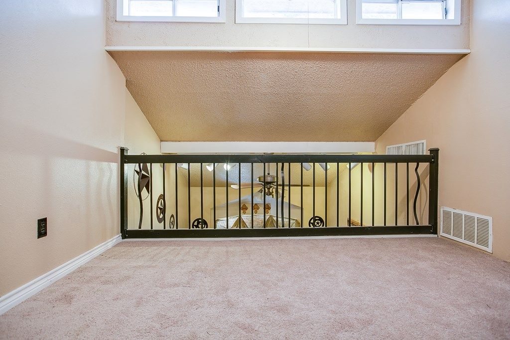 Image 22 of property listing at 207 E 28th St, San Angelo, TX 76903