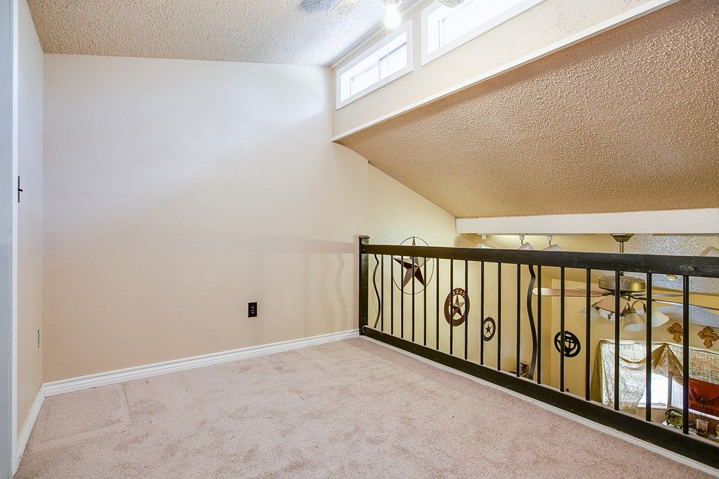 Image 23 of property listing at 207 E 28th St, San Angelo, TX 76903