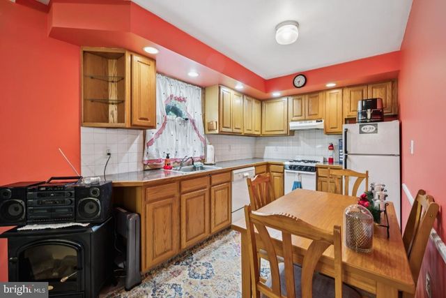 691 EAST AVE, Franklinville, NJ 08322