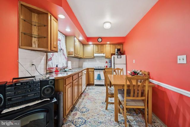 691 EAST AVE, Franklinville, NJ 08322