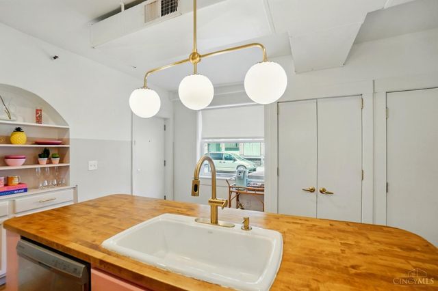 15 W Fifteenth Street, Cincinnati, OH 45202