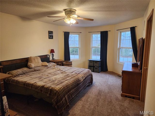 670 Lone Pine Road, Houston, MO 65483