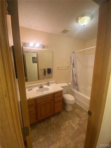 670 Lone Pine Road, Houston, MO 65483