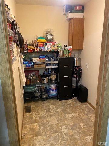 670 Lone Pine Road, Houston, MO 65483