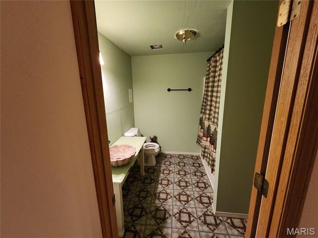 670 Lone Pine Road, Houston, MO 65483