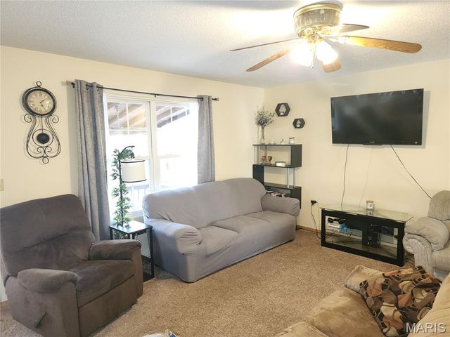 670 Lone Pine Road, Houston, MO 65483