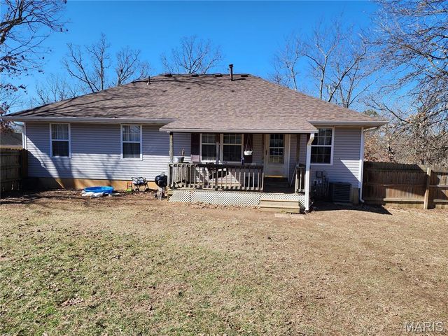 670 Lone Pine Road, Houston, MO 65483