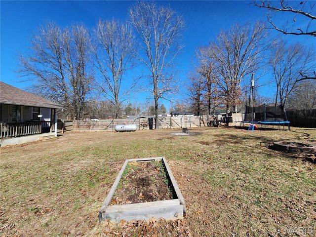 670 Lone Pine Road, Houston, MO 65483