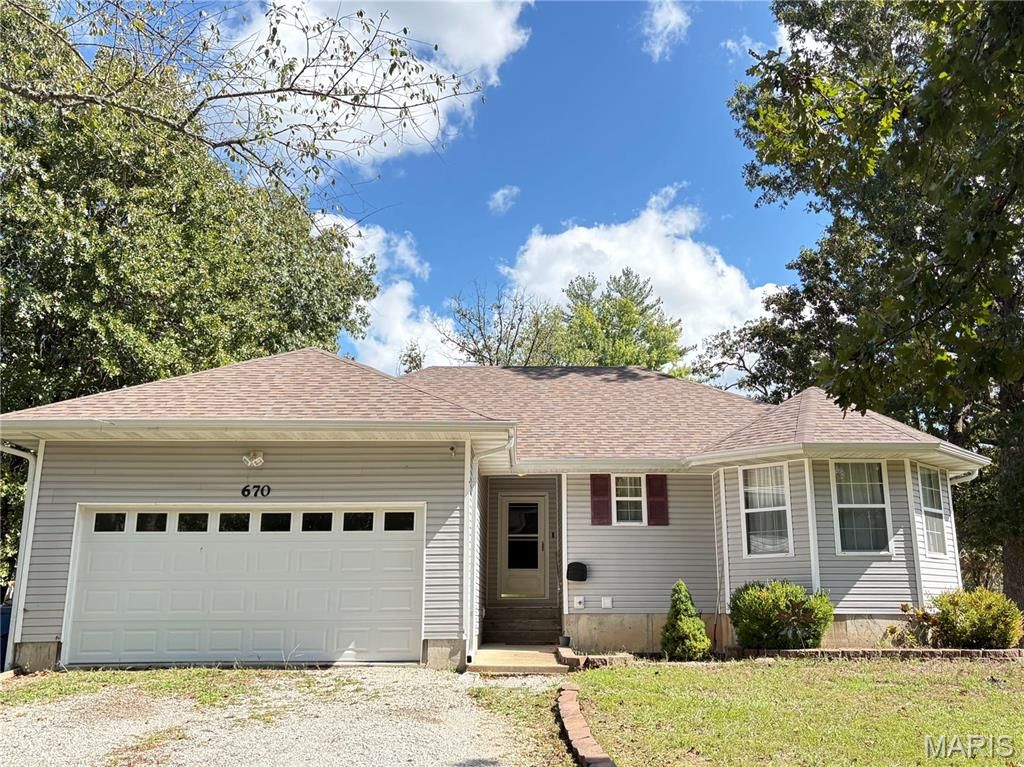 670 Lone Pine Road, Houston, MO 65483