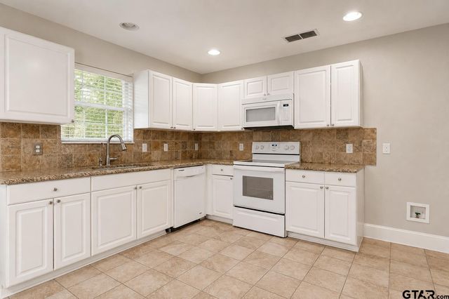 17050 Mary Martin, Flint, TX 75762