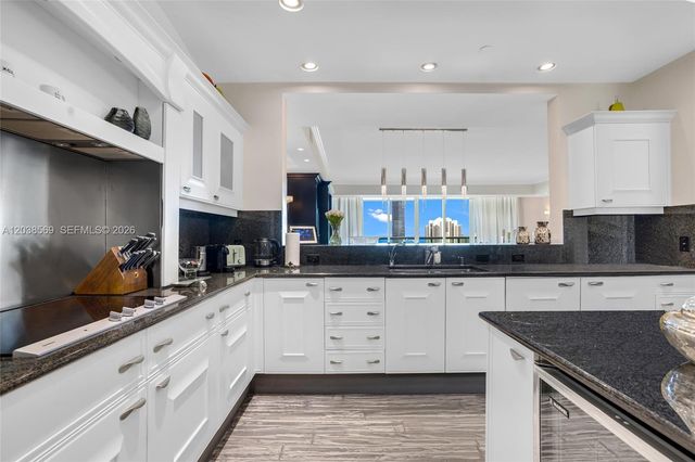 20155 NE 38th Ct 1802, Aventura, FL 33180