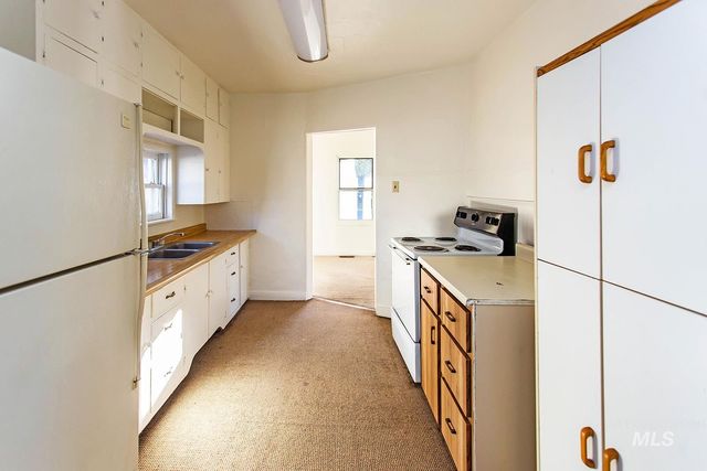 319 Jackson St, Twin Falls, ID 83301