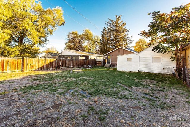 319 Jackson St, Twin Falls, ID 83301