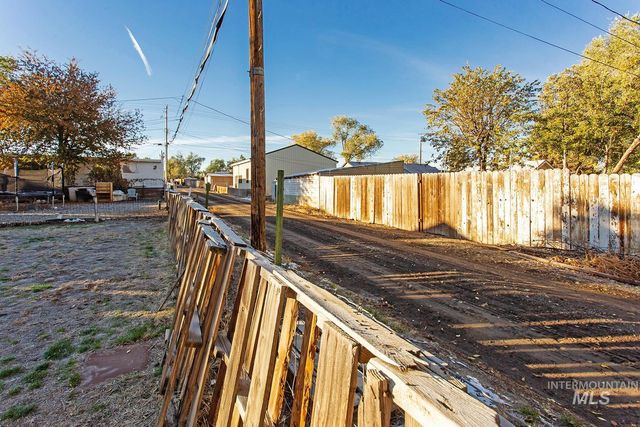 319 Jackson St, Twin Falls, ID 83301