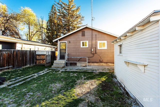 319 Jackson St, Twin Falls, ID 83301