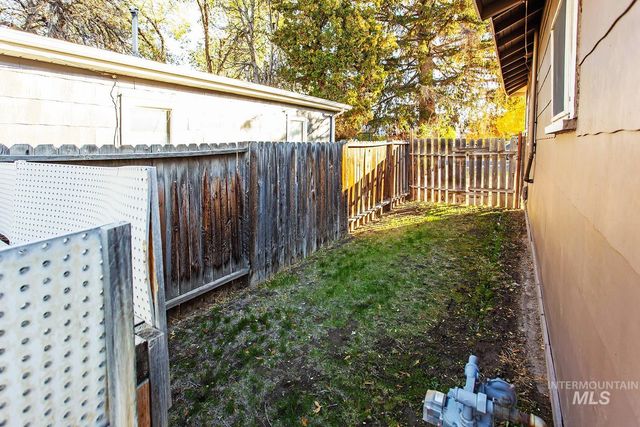 319 Jackson St, Twin Falls, ID 83301