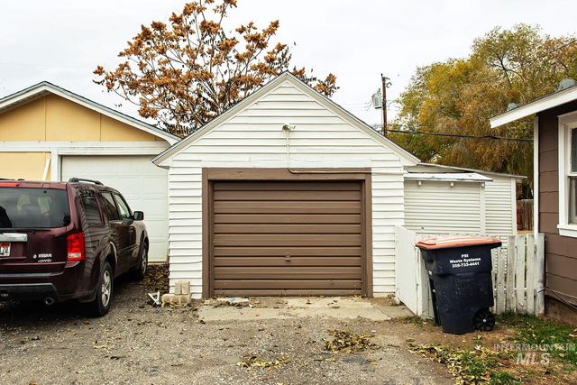 319 Jackson St, Twin Falls, ID 83301