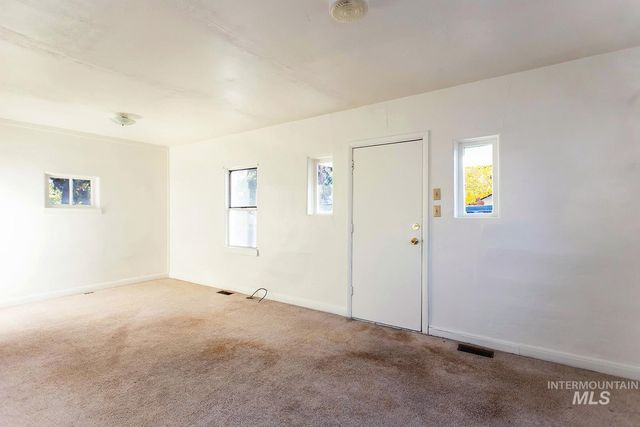 319 Jackson St, Twin Falls, ID 83301