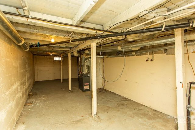 319 Jackson St, Twin Falls, ID 83301