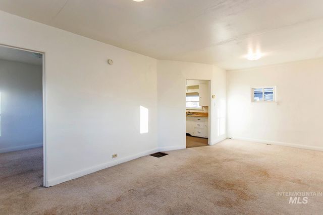 319 Jackson St, Twin Falls, ID 83301