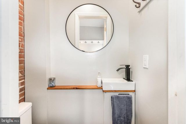 21 N EAST ST, Carlisle, PA 17013