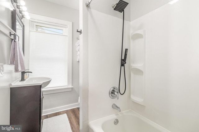 21 N EAST ST, Carlisle, PA 17013