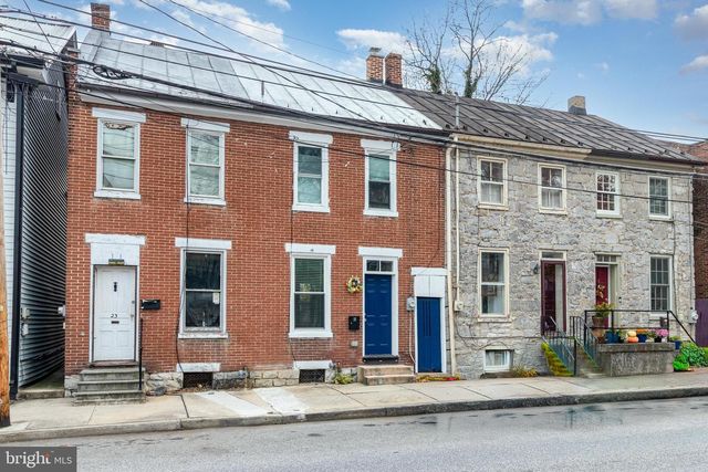 21 N EAST ST, Carlisle, PA 17013