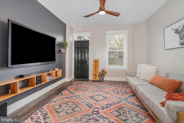 21 N EAST ST, Carlisle, PA 17013