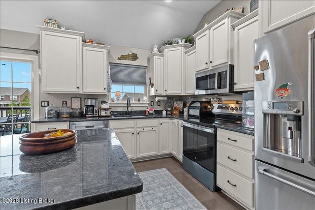 1105 Deer Fields Trace, La Grange, KY 40031